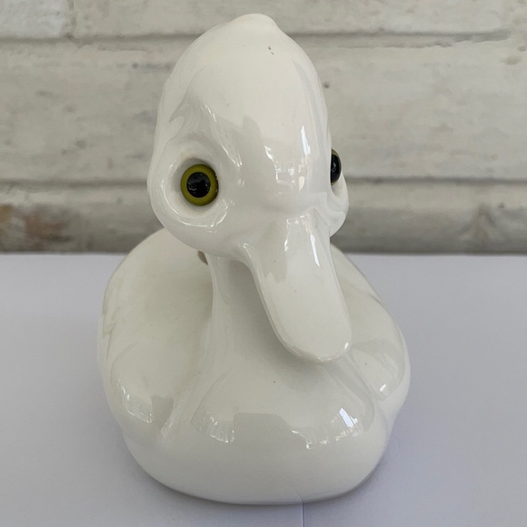 Canadian Pottery Duck Baby Duckling With Realistic Eyes - Picture 2 of 11